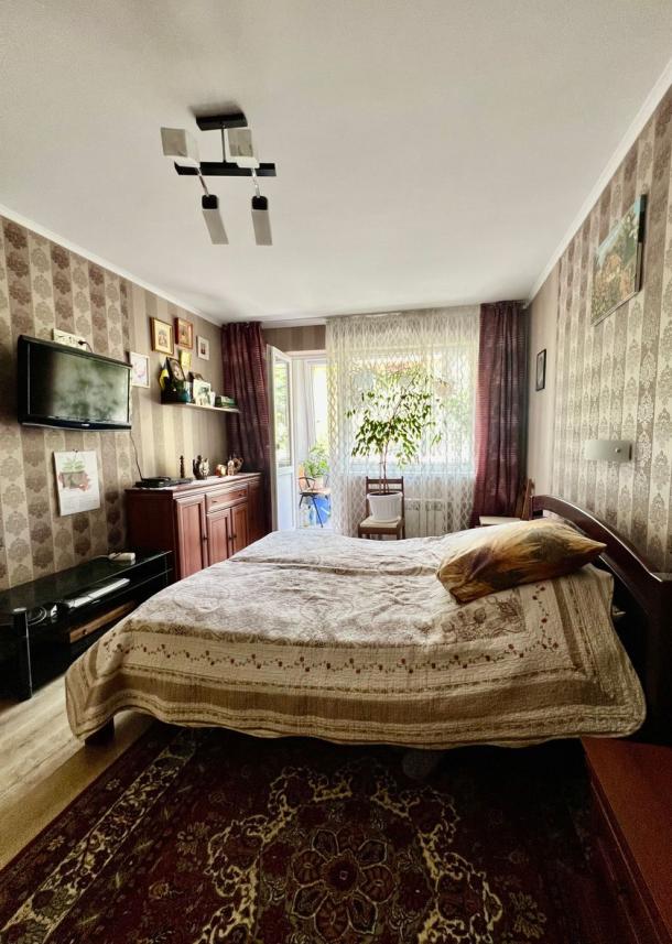 Квартира, 3-кімн., Харьков, 626м/р, Амосова