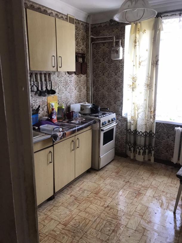 Квартира, 3-кімн., Подворки, Харьковский район, Куряжская (Дзержинского)