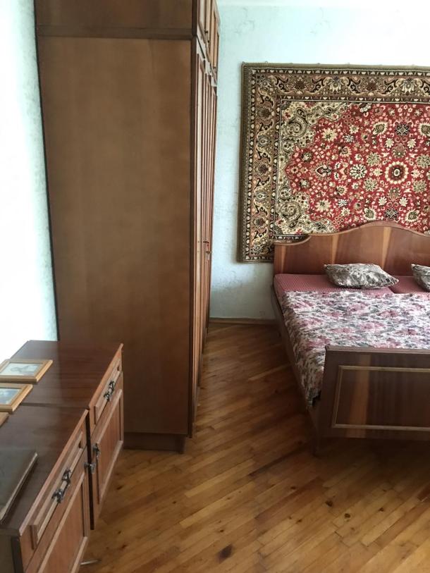 Квартира, 3-кімн., Подворки, Харьковский район, Куряжская (Дзержинского)