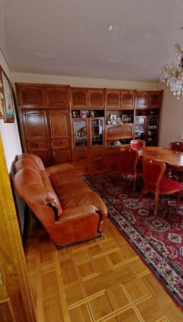 Квартира, 3-кімн., Харьков, Нагорный, Садовая (Чубаря, Советская, Свердлова)