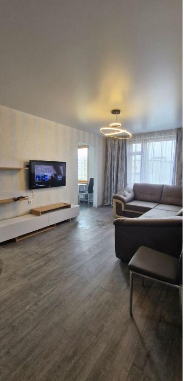 Квартира, 3-кімн., Харьков, 522м/р, Непокоренных (Героев Труда)
