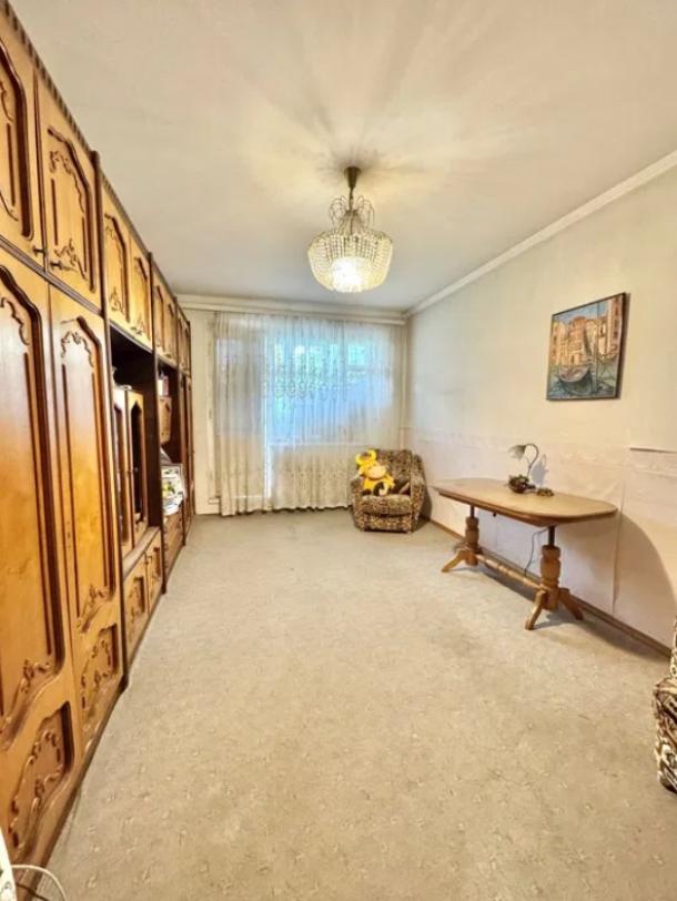 Квартира, 3-кімн., Харьков, 531м/р, Непокоренных (Героев Труда)