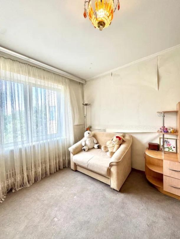 Квартира, 3-кімн., Харьков, 531м/р, Непокоренных (Героев Труда)