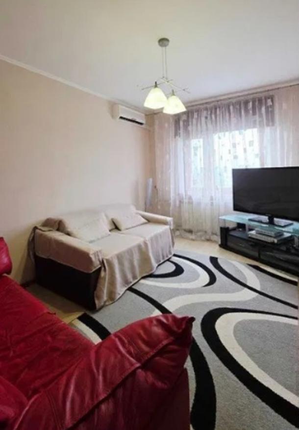 Квартира, 3-кімн., Харьков, Алексеевка, Победы пр.