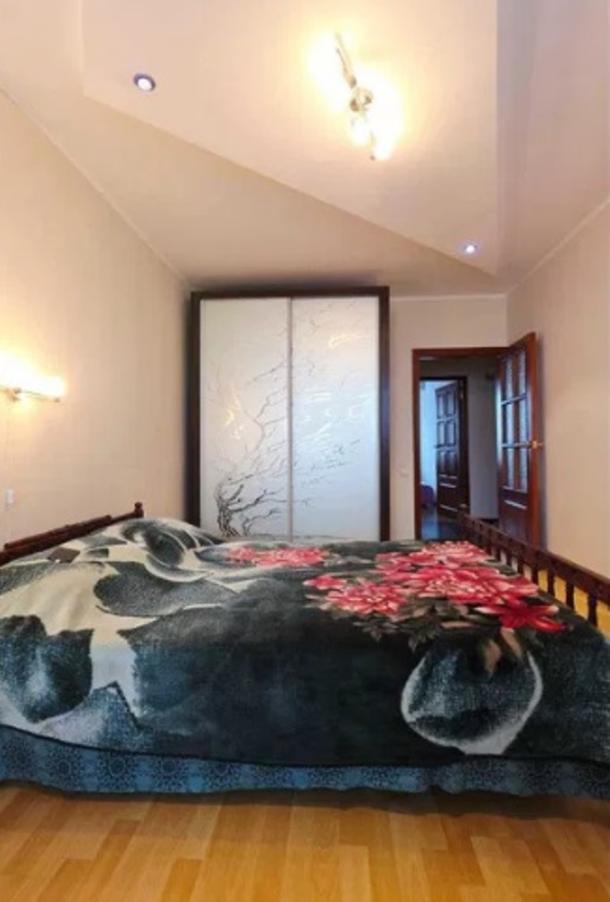 Квартира, 3-кімн., Харьков, Алексеевка, Победы пр.