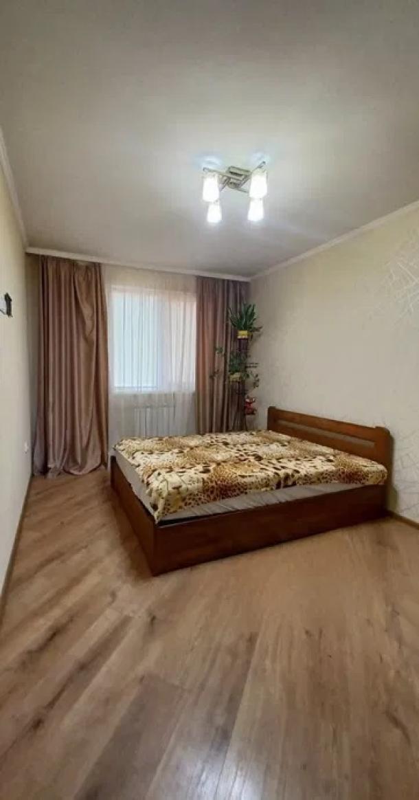 Квартира, 3-кімн., Харьков, Новые Дома, Жасминовый б-р (Слинько Петра)