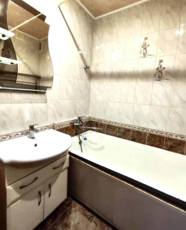 Квартира, 3-кімн., Харьков, 520м/р, Валентиновская