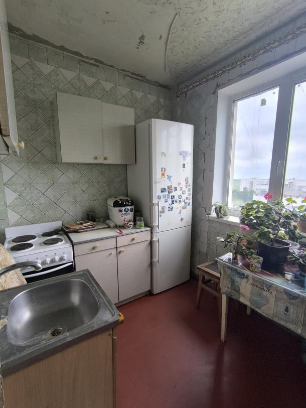 Квартира, 3-кімн., Харьков, Рогань жилмассив, 92-й бригады (Грицевца)
