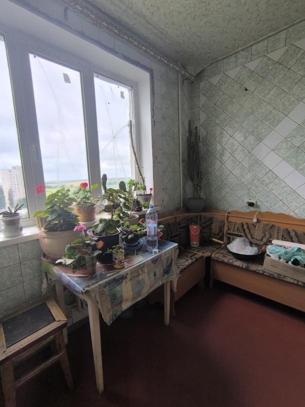 Квартира, 3-кімн., Харьков, Рогань жилмассив, 92-й бригады (Грицевца)