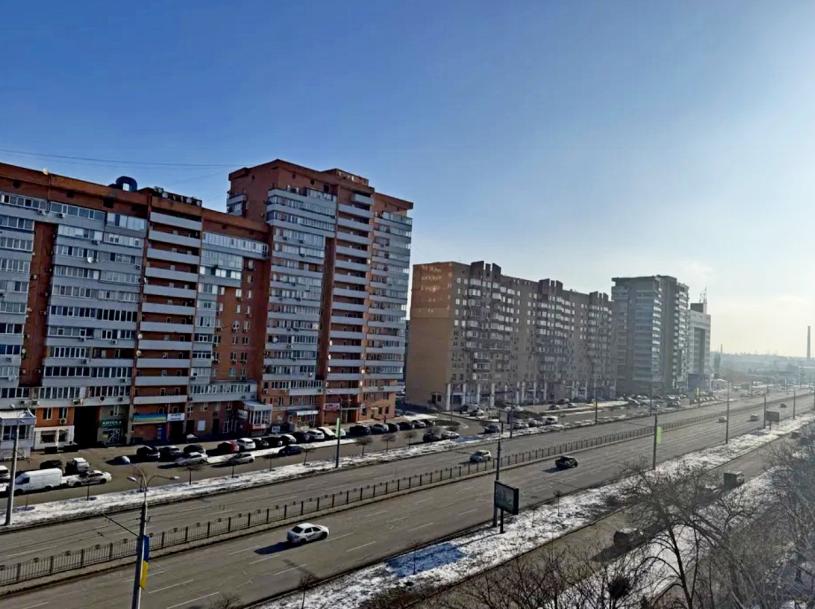 Квартира, 3-кімн., Харьков, Гагарина метро , Аэрокосмический просп. (Гагарина проспект)
