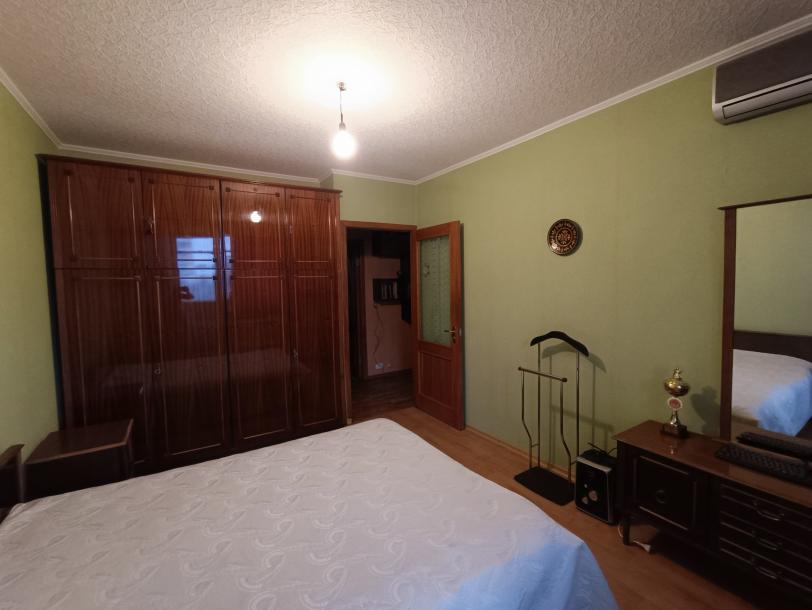 Квартира, 3-кімн., Харьков, 522м/р, Академика Барабашова