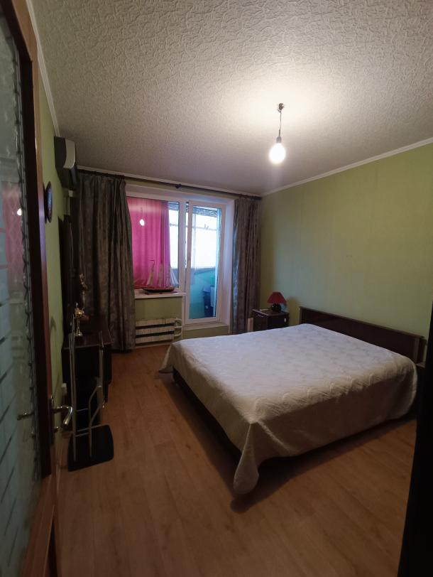 Квартира, 3-кімн., Харьков, 522м/р, Академика Барабашова