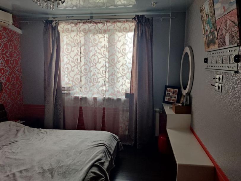 Квартира, 4-кімн., Харьков, 5 Северная Салтовка, Гвардейцев Широнинцев