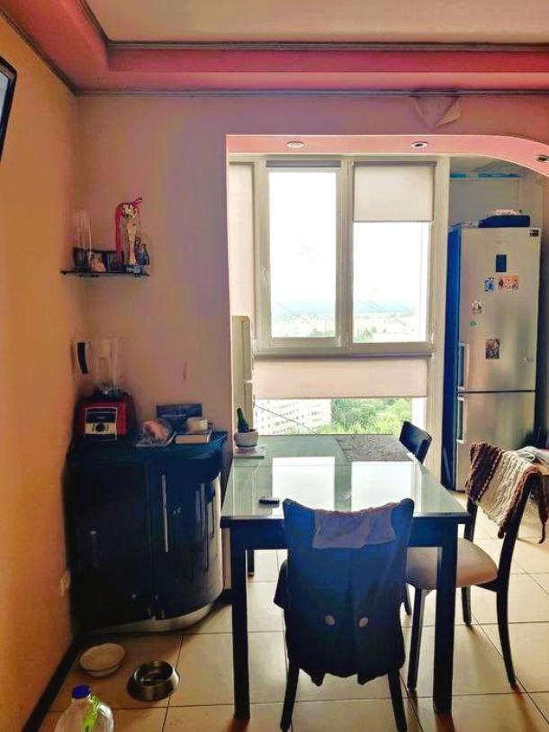 Квартира, 4-кімн., Харьков, 5 Северная Салтовка, Гвардейцев Широнинцев
