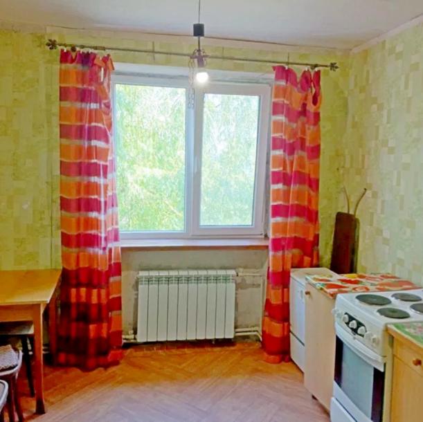 Квартира, 2-кімн., Мерефа, Харьковский район