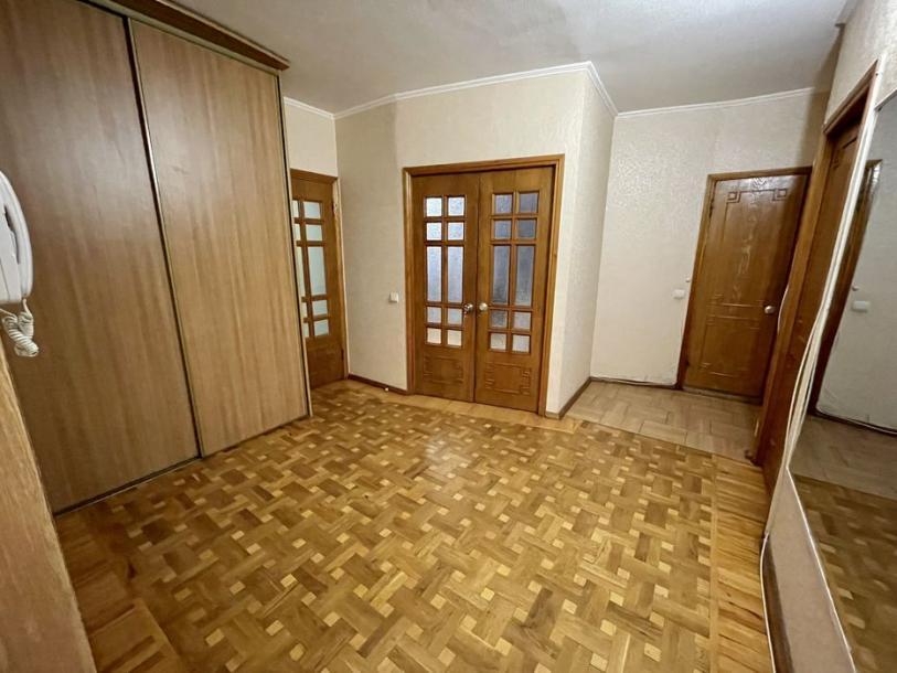 Квартира, 3-кімн., Харьков, Киевская метро, Матюшенко