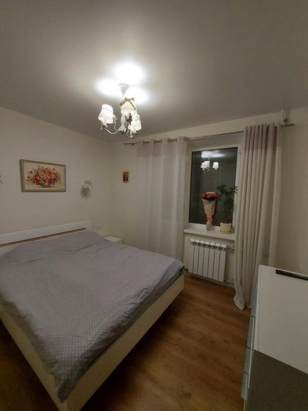 Квартира, 4-кімн., Харьков, 625м/р, Амосова
