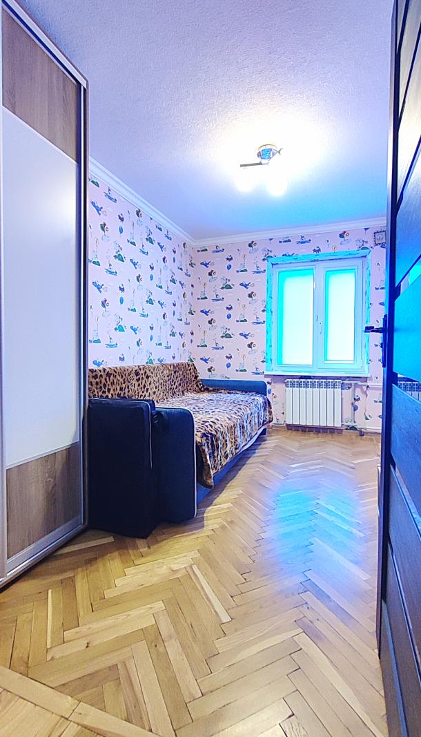Квартира, 3-кімн., Харьков, Пятихатки, Академика Курчатова проспект