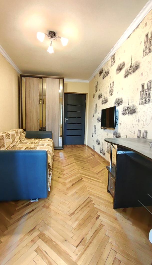 Квартира, 3-кімн., Харьков, Пятихатки, Академика Курчатова проспект