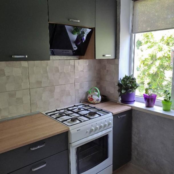 Квартира, 3-кімн., Харьков, 607м/р, Непокоренных (Героев Труда)