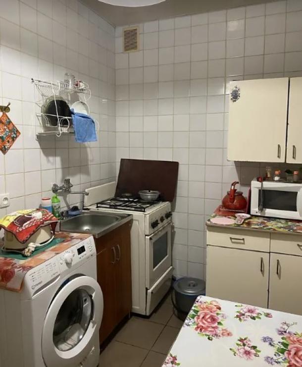 Квартира, 3-кімн., Харьков, 522м/р, Валентиновская
