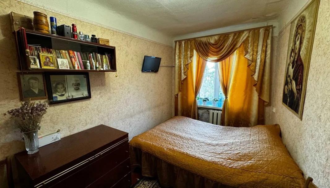 Квартира, 3-кімн., Чугуев, Чугуевский район, Староникольская (К. Либкнехта)