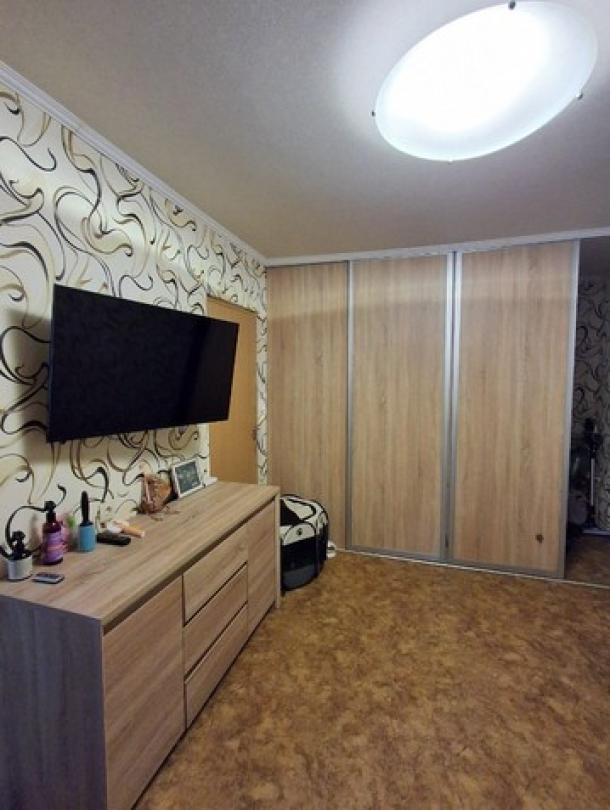Квартира, 4-кімн., Харьков, 604м/р, Тракторостроителей просп.