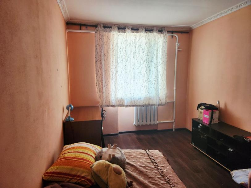 Квартира, 2-кімн., Харьков, Павлово Поле, Александра Олеся (Есенина)