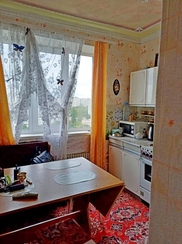 Квартира, 3-кімн., Харьков, Алексеевка, Ахсарова