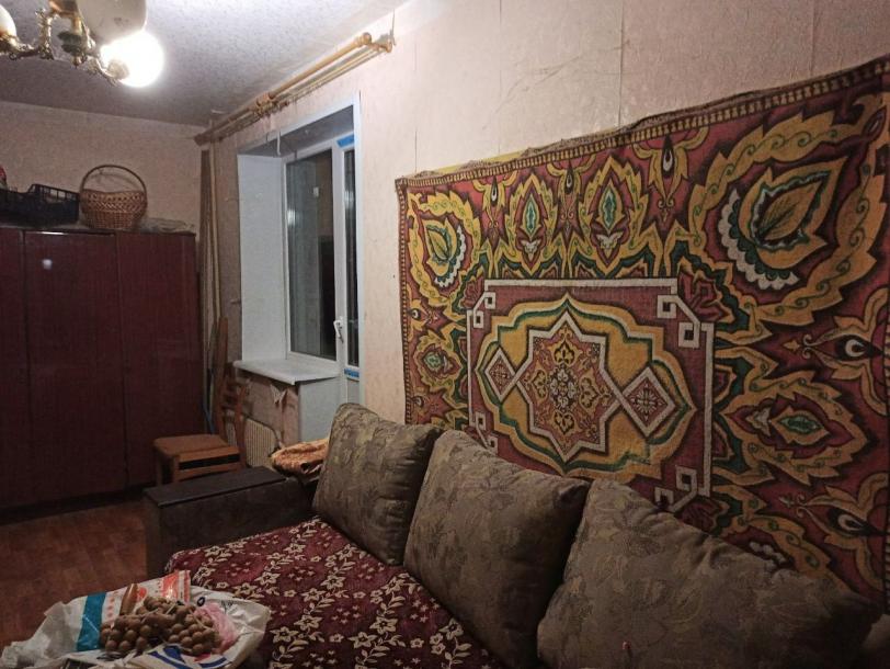 Квартира, 3-кімн., Харьков, 522м/р, Непокоренных (Героев Труда)