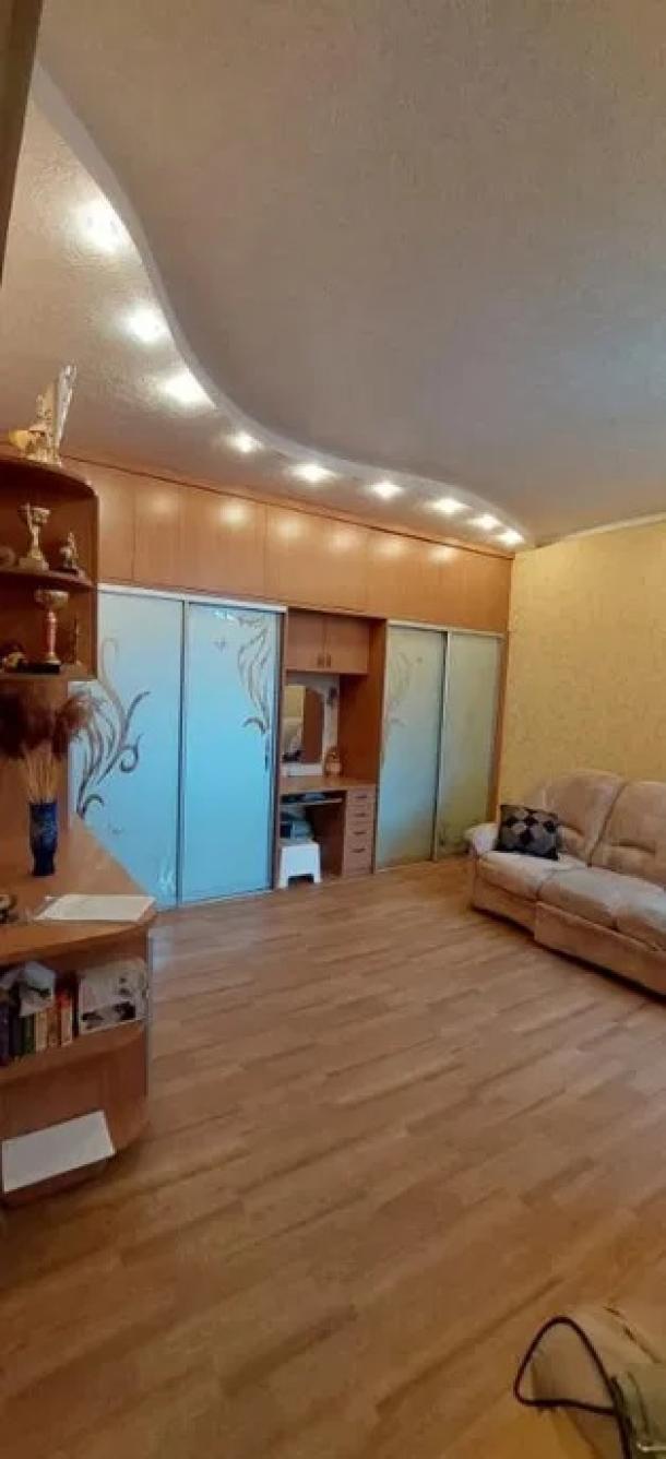 Квартира, 3-кімн., Харьков, ХТЗ, Мира