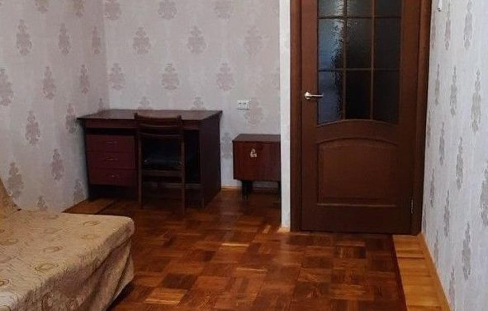 Квартира, 3-кімн., Харьков, 522м/р, Академика Павлова