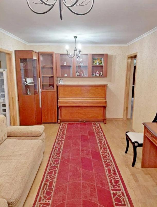 Квартира, 3-кімн., Харьков, Госпром, Литературная (Островского, Галана)