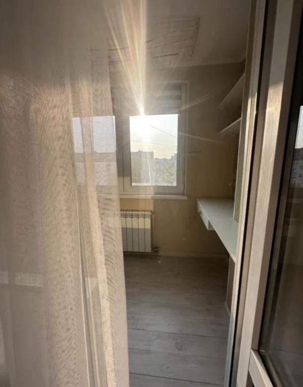Квартира, 3-кімн., Харьков, 608м/р, Непокоренных (Героев Труда)