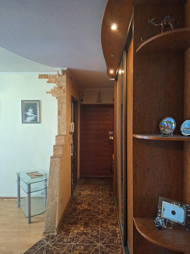 Квартира, 3-кімн., Харьков, 522м/р, Валентиновская