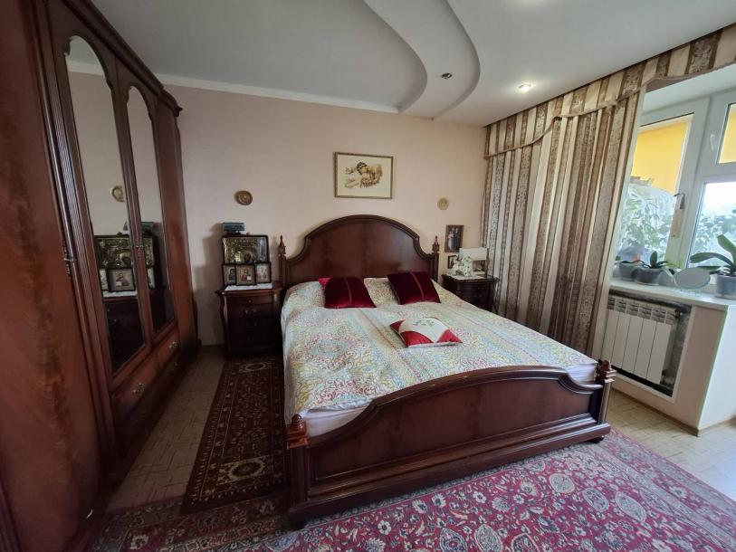 Квартира, 3-кімн., Харьков, 520м/р, Владислава Зубенко (Тимуровцев)