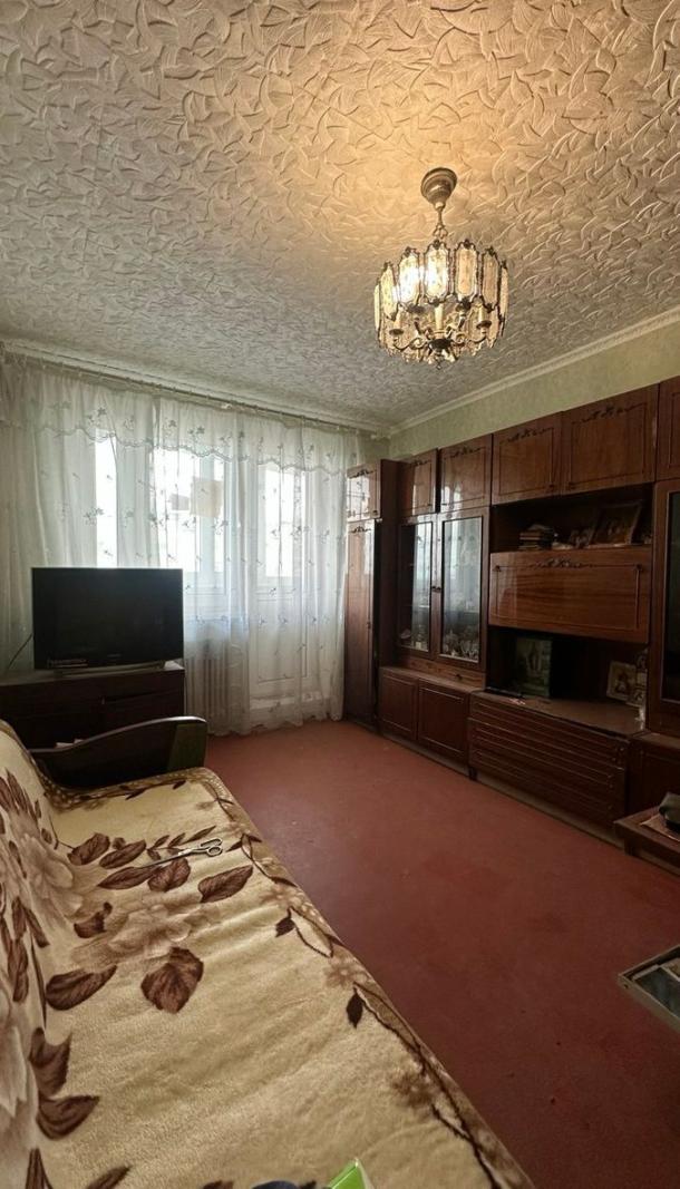 Квартира, 2-кімн., Харьков, Рогань жилмассив, Луи Пастера