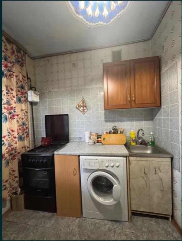 Квартира, 3-кімн., Харьков, 604м/р, Тракторостроителей просп.