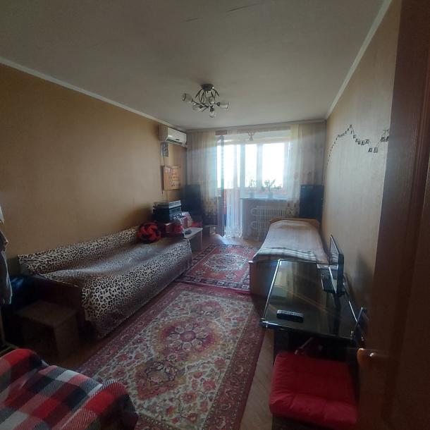 Квартира, 3-кімн., Харьков, Песочин, Молодежная
