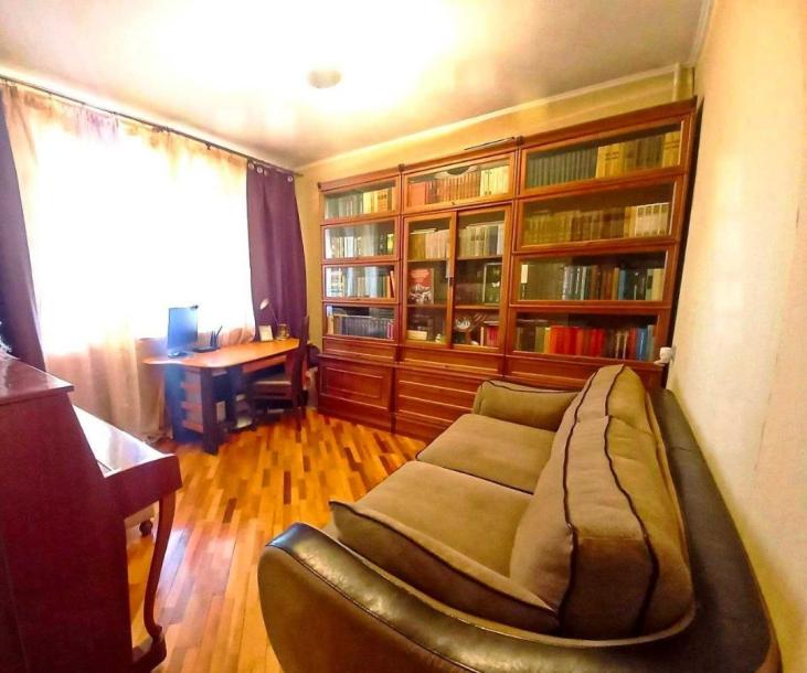 Квартира, 3-кімн., Харьков, 605м/р, Гвардейцев Широнинцев