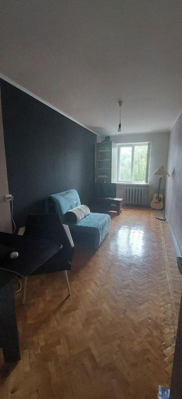Квартира, 3-кімн., Харьков, Павлово Поле, 23 Августа