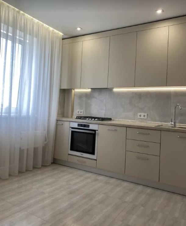 Квартира, 3-кімн., Харьков, Шатиловка, Профессора Атамановского (Коломенская)