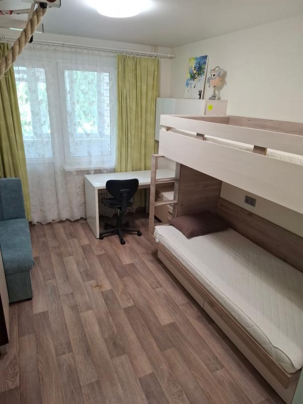 Квартира, 2-кімн., Харьков, 605м/р, Тракторостроителей просп.