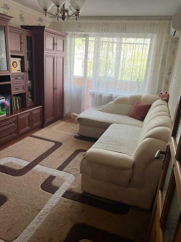 Квартира, 2-кімн., Харьков, 606м/р, Тракторостроителей просп.