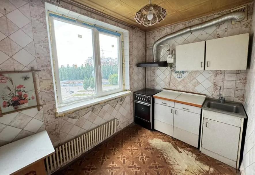 Квартира, 3-кімн., Харьков, 2 Северная Салтовка, Леся Сердюка (Командарма Корка)