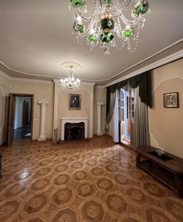 Квартира, 4-кімн., Харьков, Госпром, Данилевского