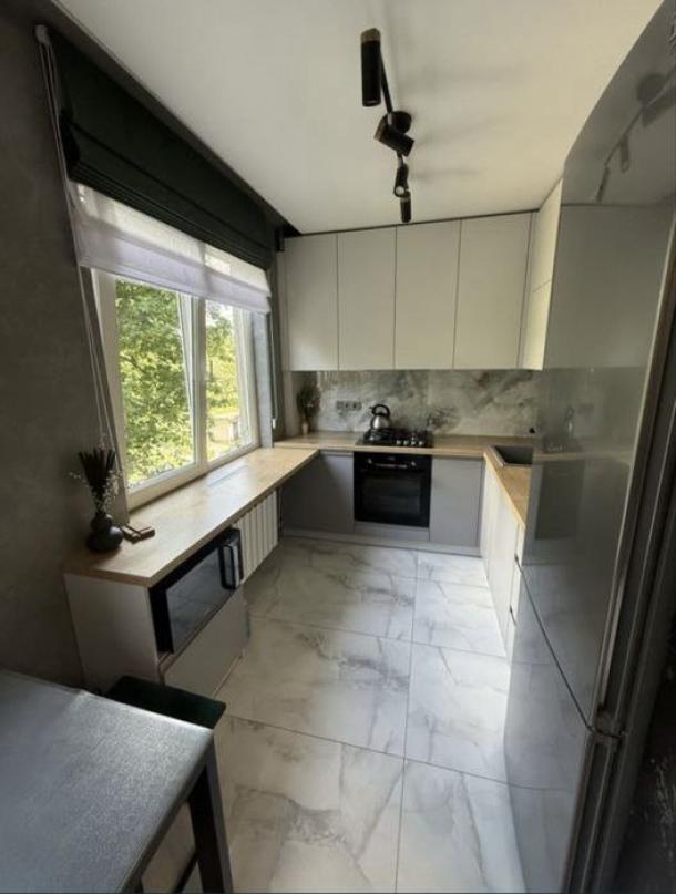 Квартира, 3-кімн., Харьков, 624м/р, Амосова