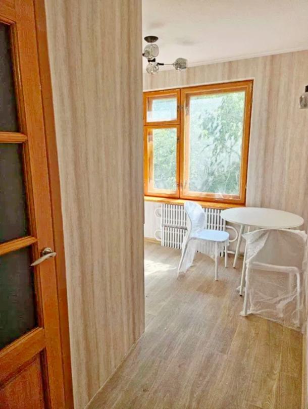 Квартира, 2-кімн., Харьков, 533м/р, Непокоренных (Героев Труда)