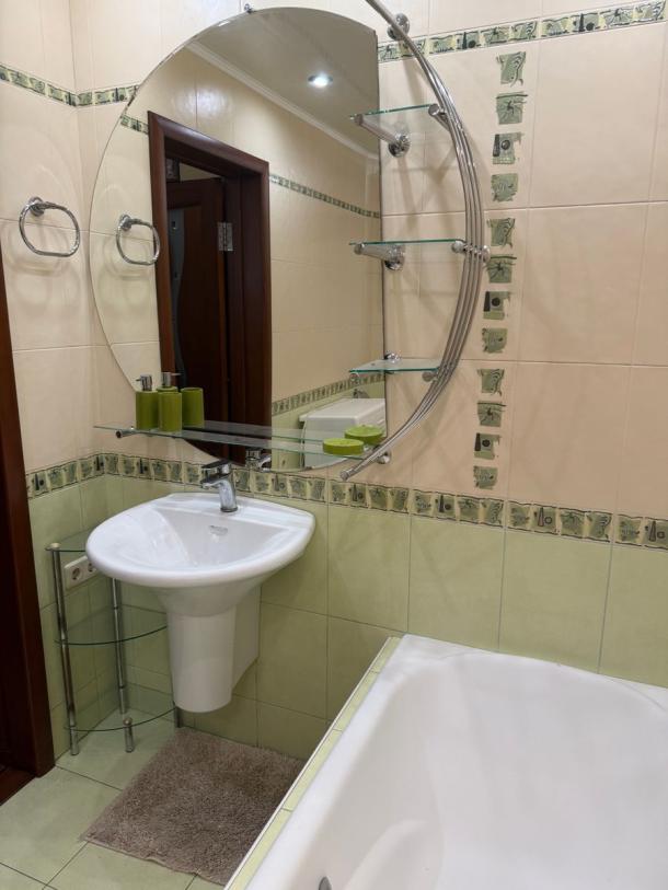 Квартира, 3-кімн., Харьков, 520м/р, Академика Павлова