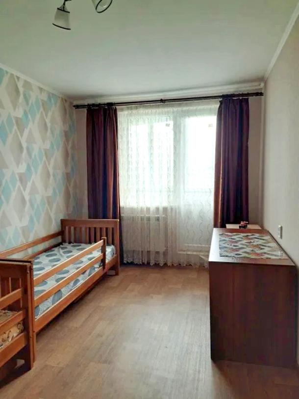 Квартира, 3-кімн., Харьков, 624м/р, Амосова